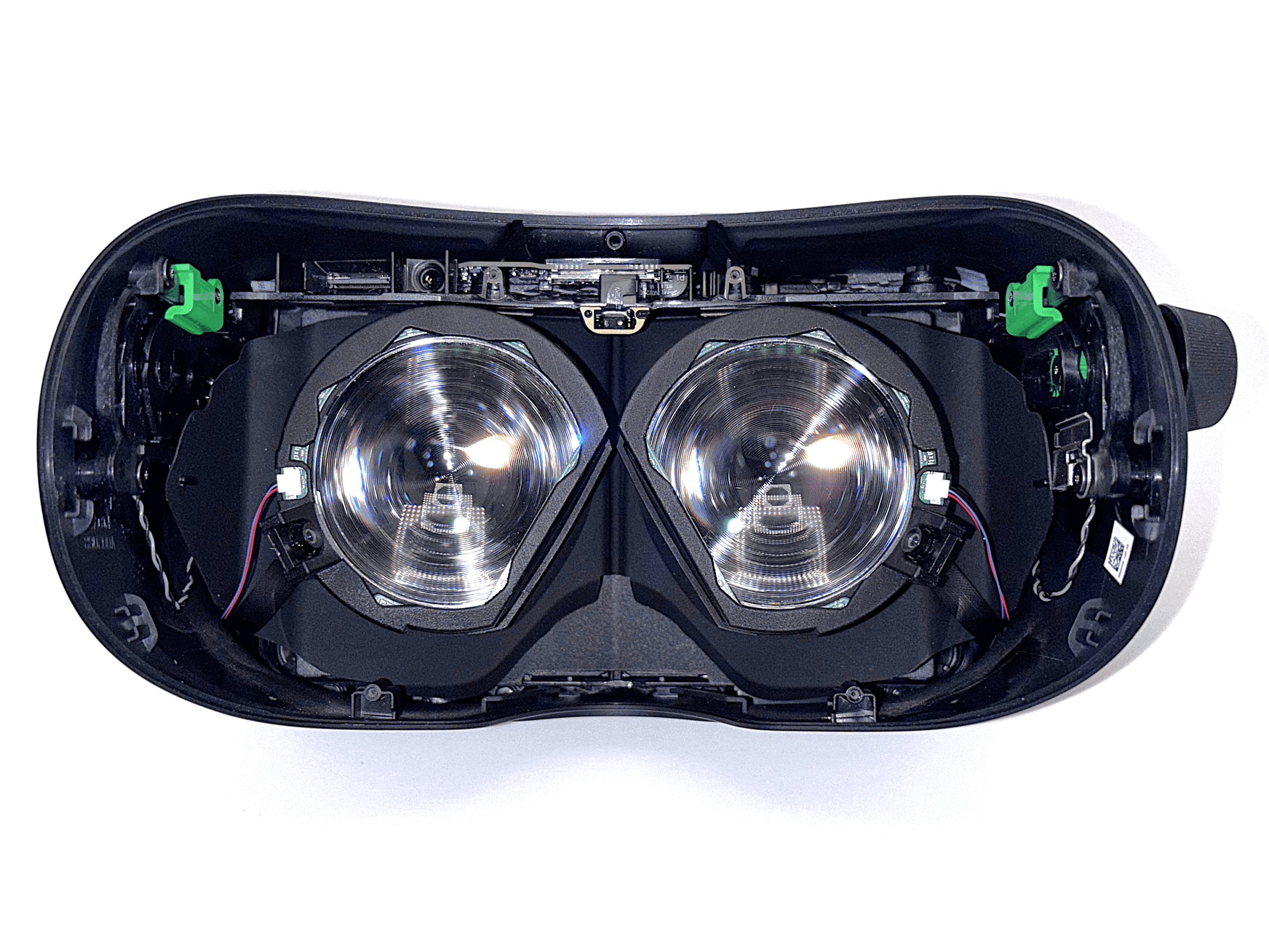 Dešinės pusės kabelių vedimo detalė