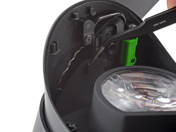 Pincetais atskiriamas kairysis tarpiklio kraštas