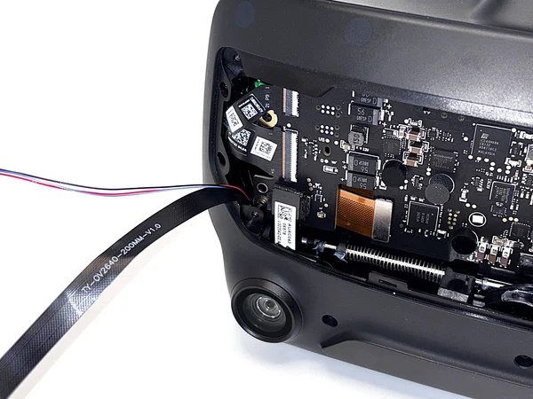 Dešiniojo LED kabelio prijungimas prie žiedo