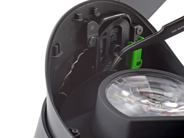 Dešiniojo tarpiklio krašto tvirtinimas